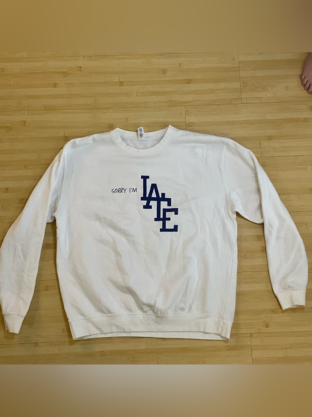 Sorry I’m Late White Graphic Crewneck Sweatshirt Blue Lettering Size XXL - Picture 2 of 3